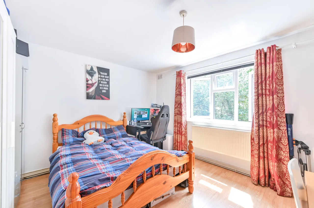 11 Park Court, Wembley, photo 9