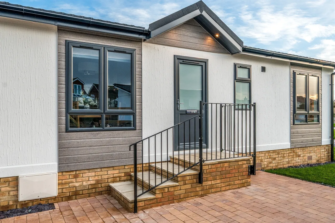 Wick Lane, Christchurch, BH6, photo 6