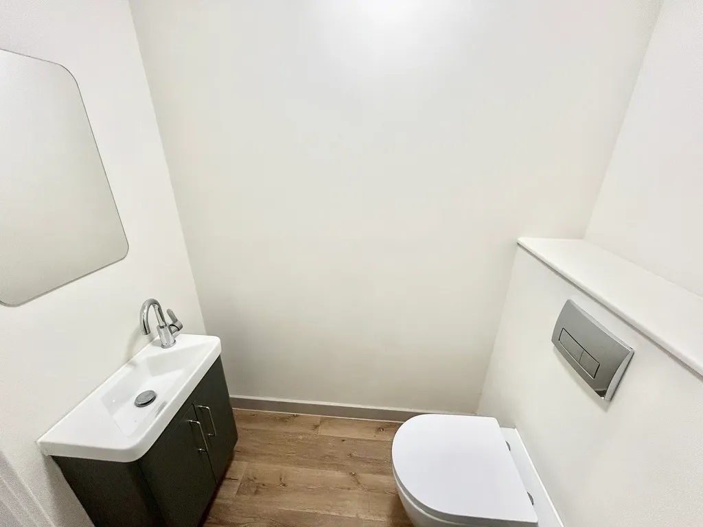 Guinea Close, Hookgate, photo 9