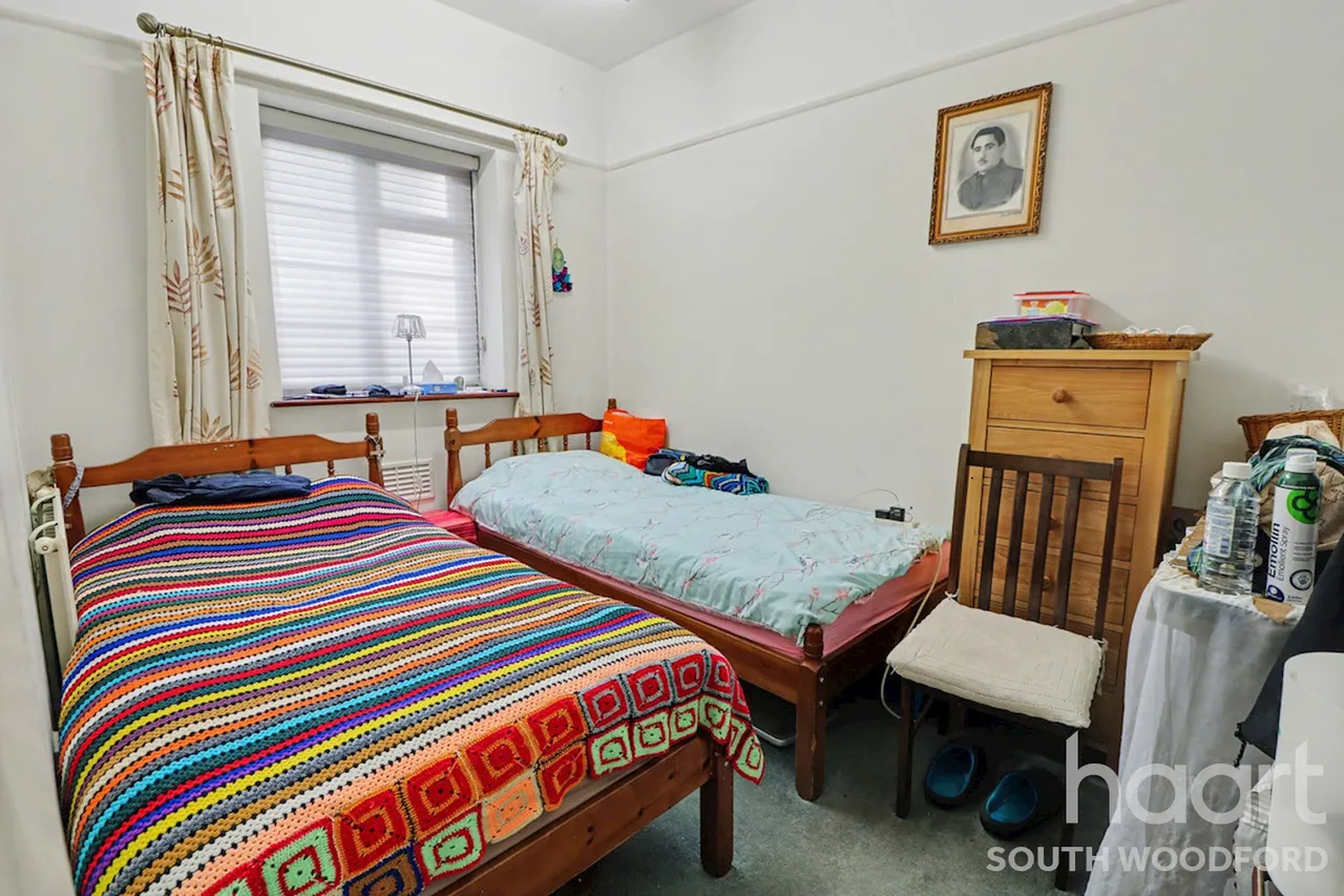 The Drive, London, E18, photo 4
