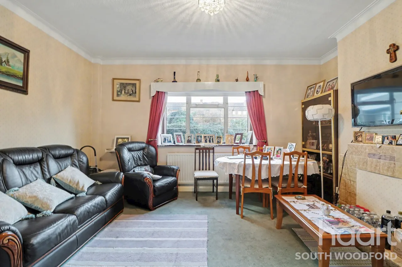 The Drive, London, E18, photo 2
