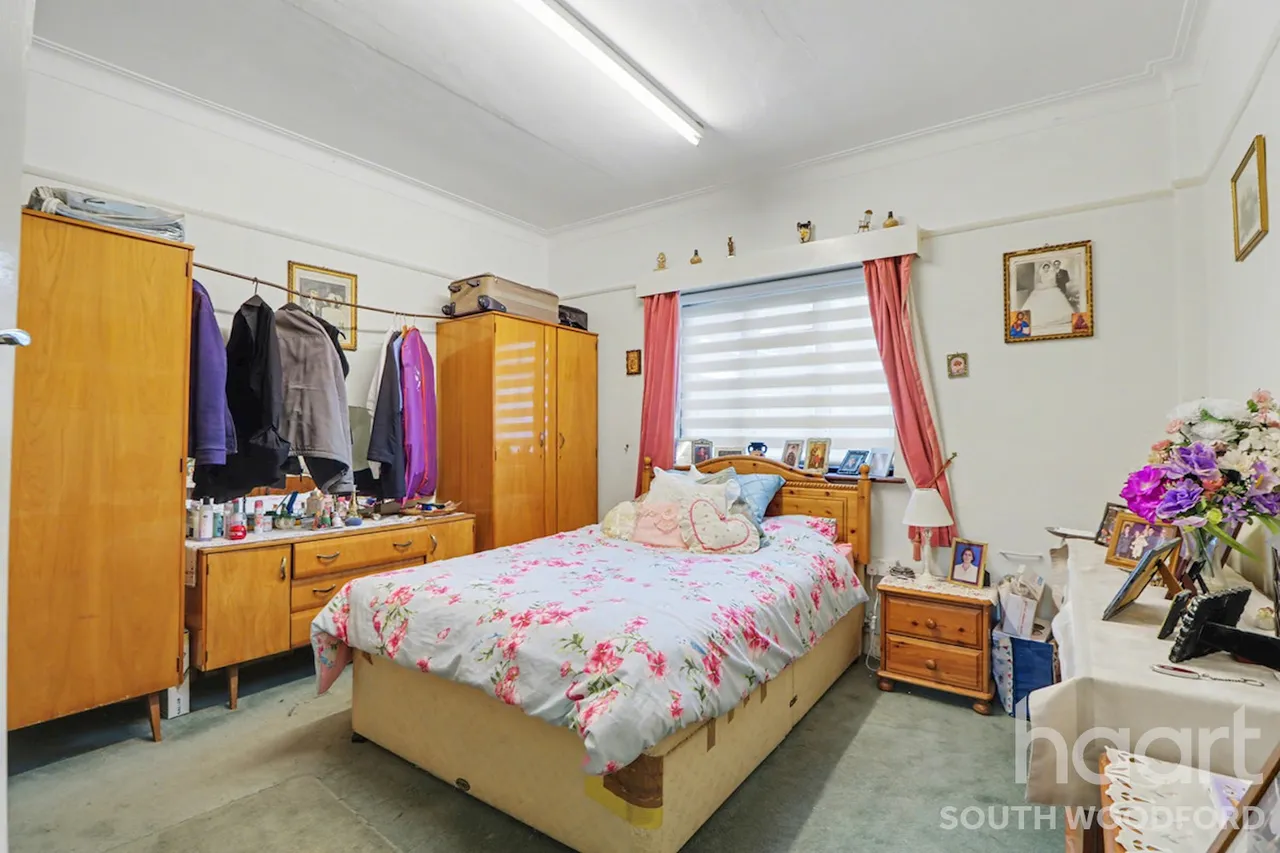 The Drive, London, E18, photo 5