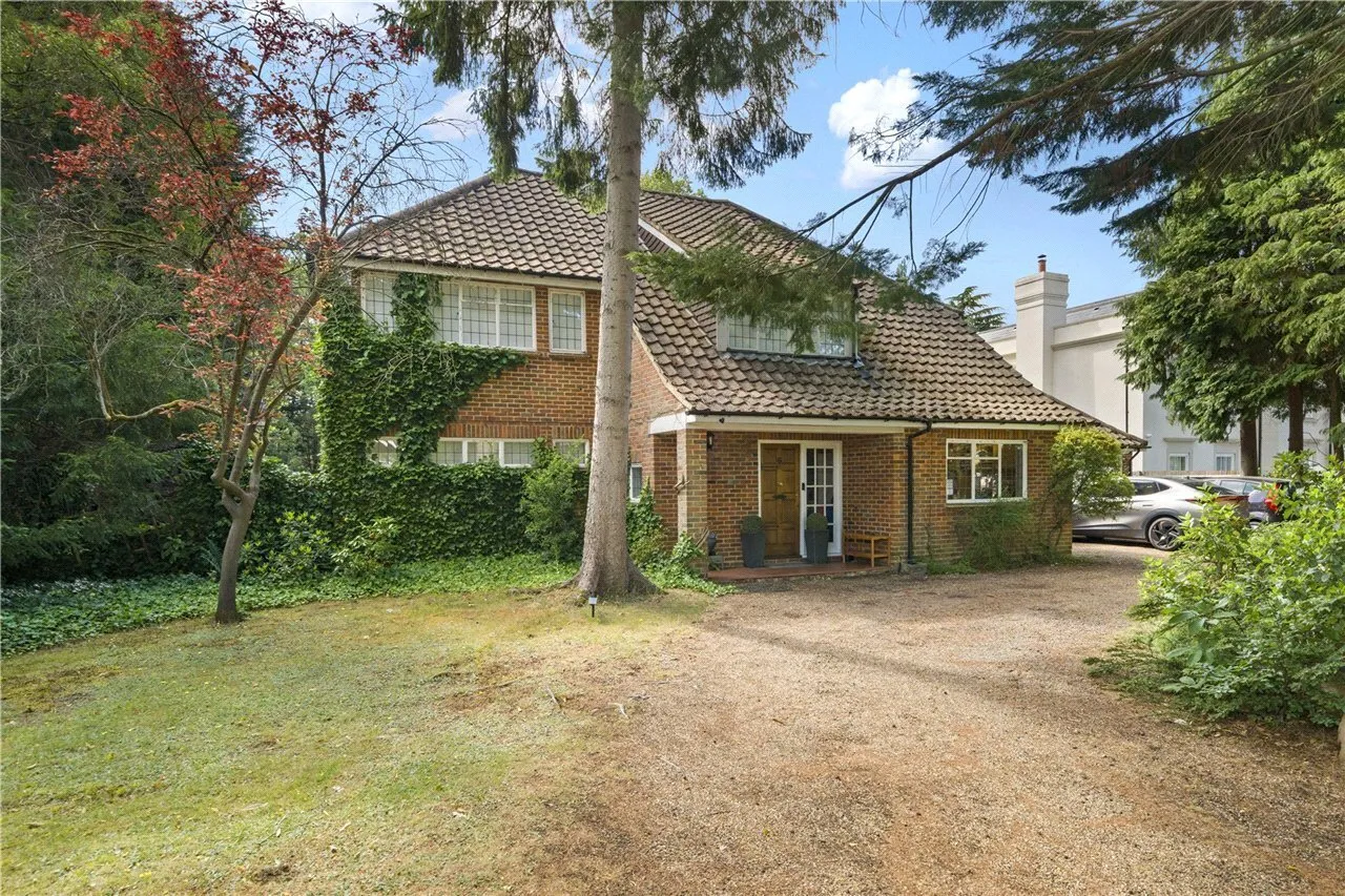 Albury Road, Hersham, Walton-on-Thames, Surrey, KT12, photo 3