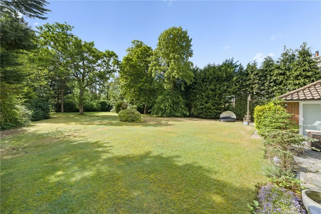 Albury Road, Hersham, Walton-on-Thames, Surrey, KT12, photo 11
