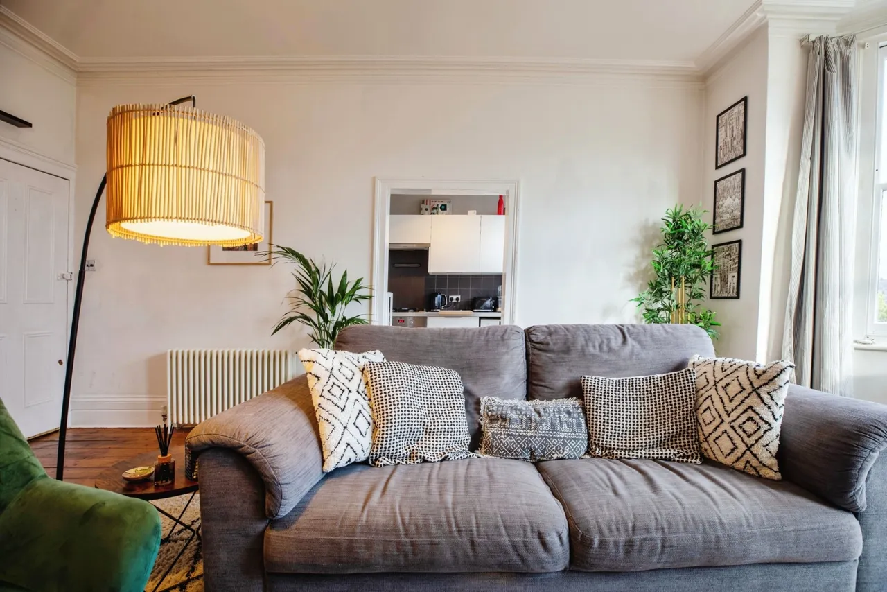 Lancaster Avenue, London, SE27, photo 9