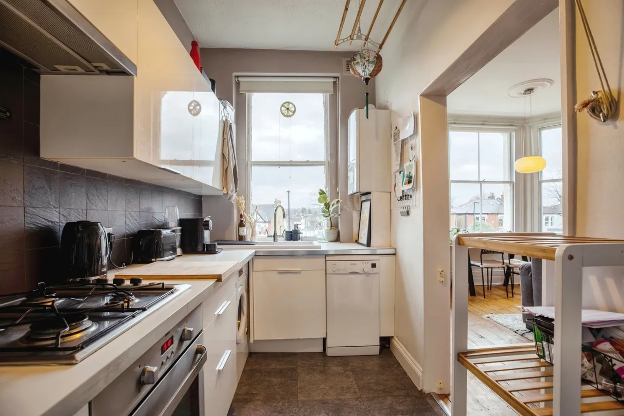 Lancaster Avenue, London, SE27, photo 4