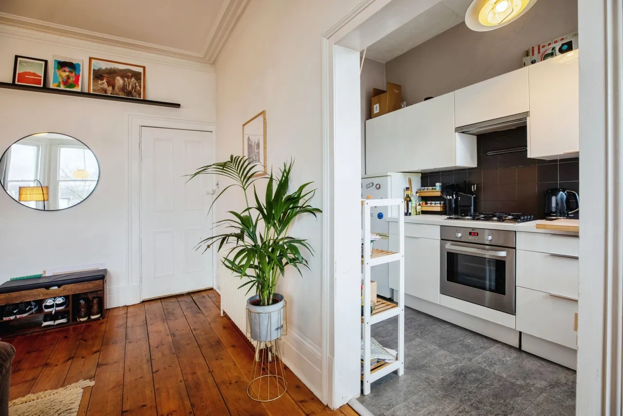 Lancaster Avenue, London, SE27, photo 12