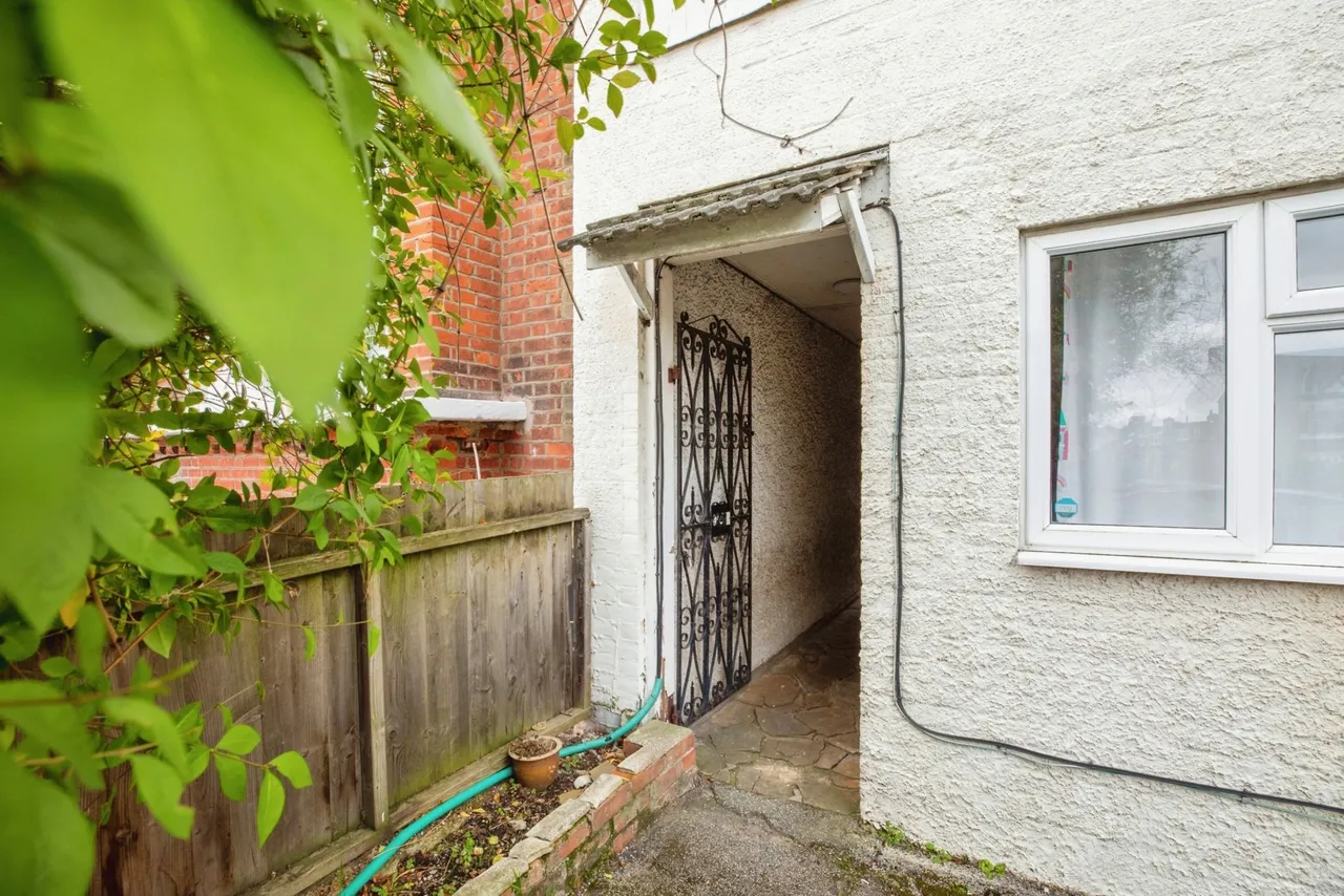 Lancaster Avenue, London, SE27, photo 20