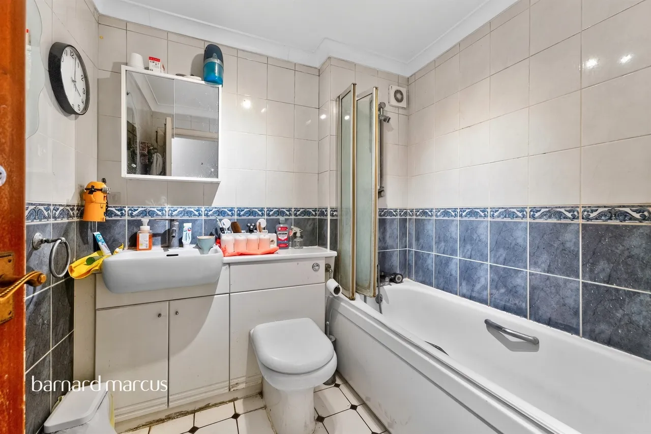 Dale Grove, London, N12, photo 13