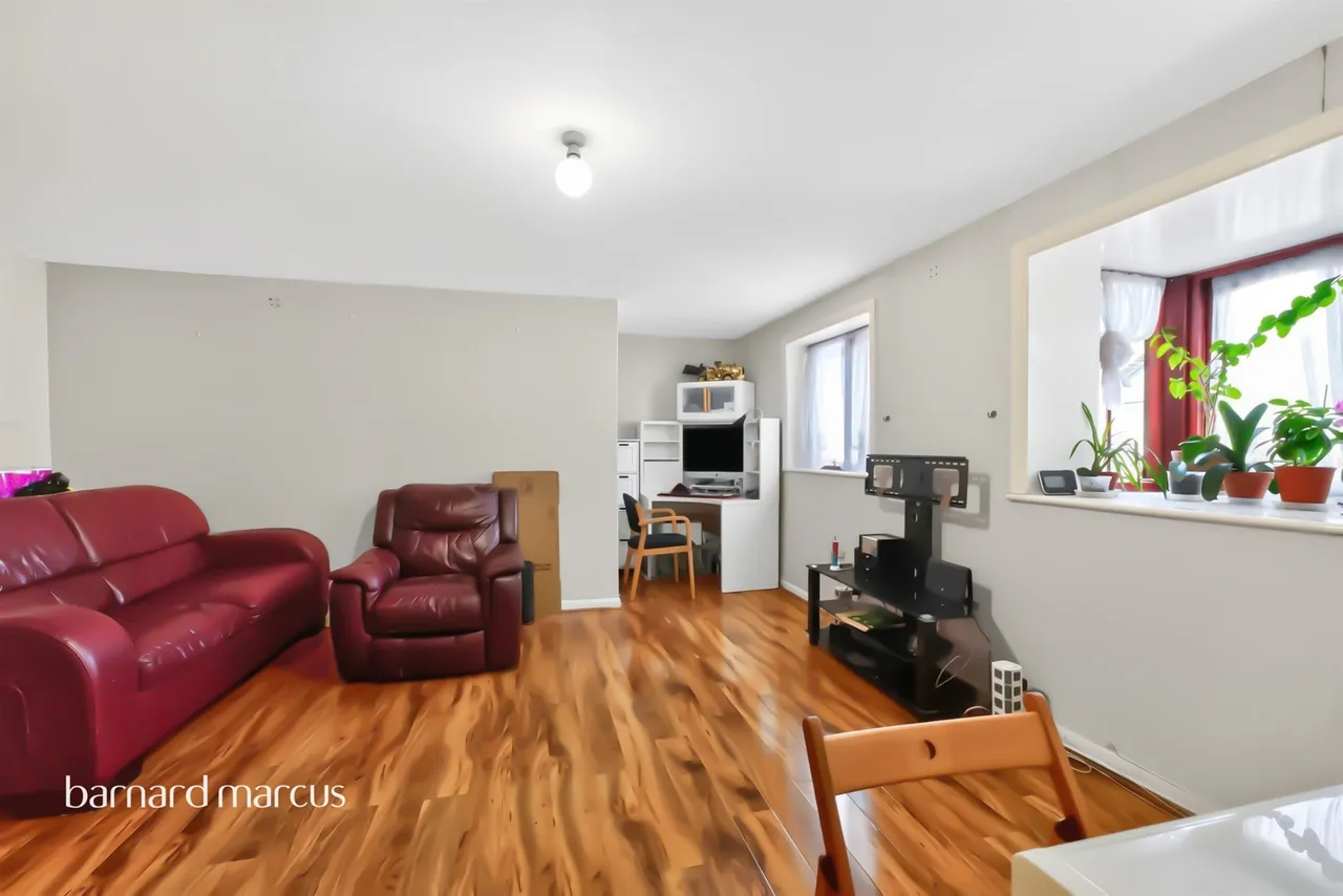 Dale Grove, London, N12, photo 11