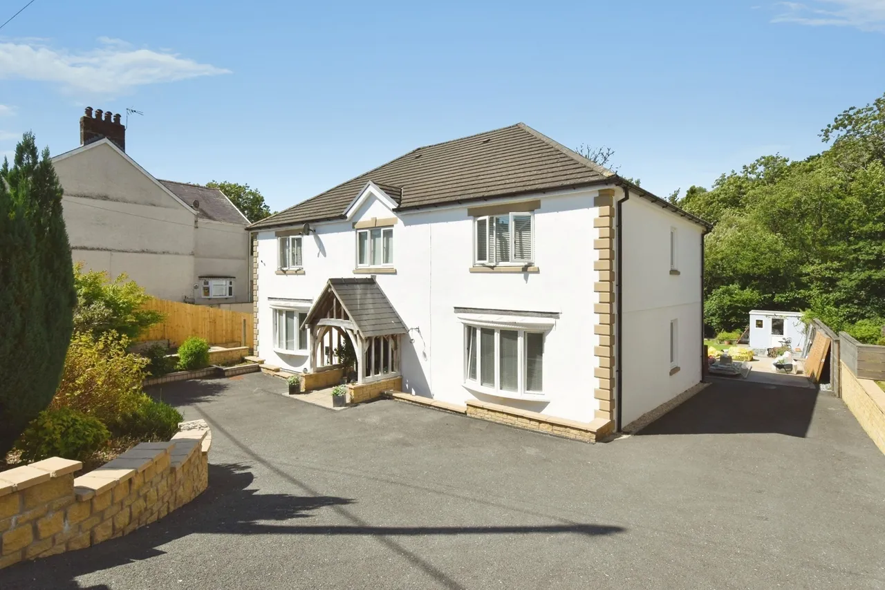 4 bed house for sale, Tirycoed Road, Glanamman, SA18