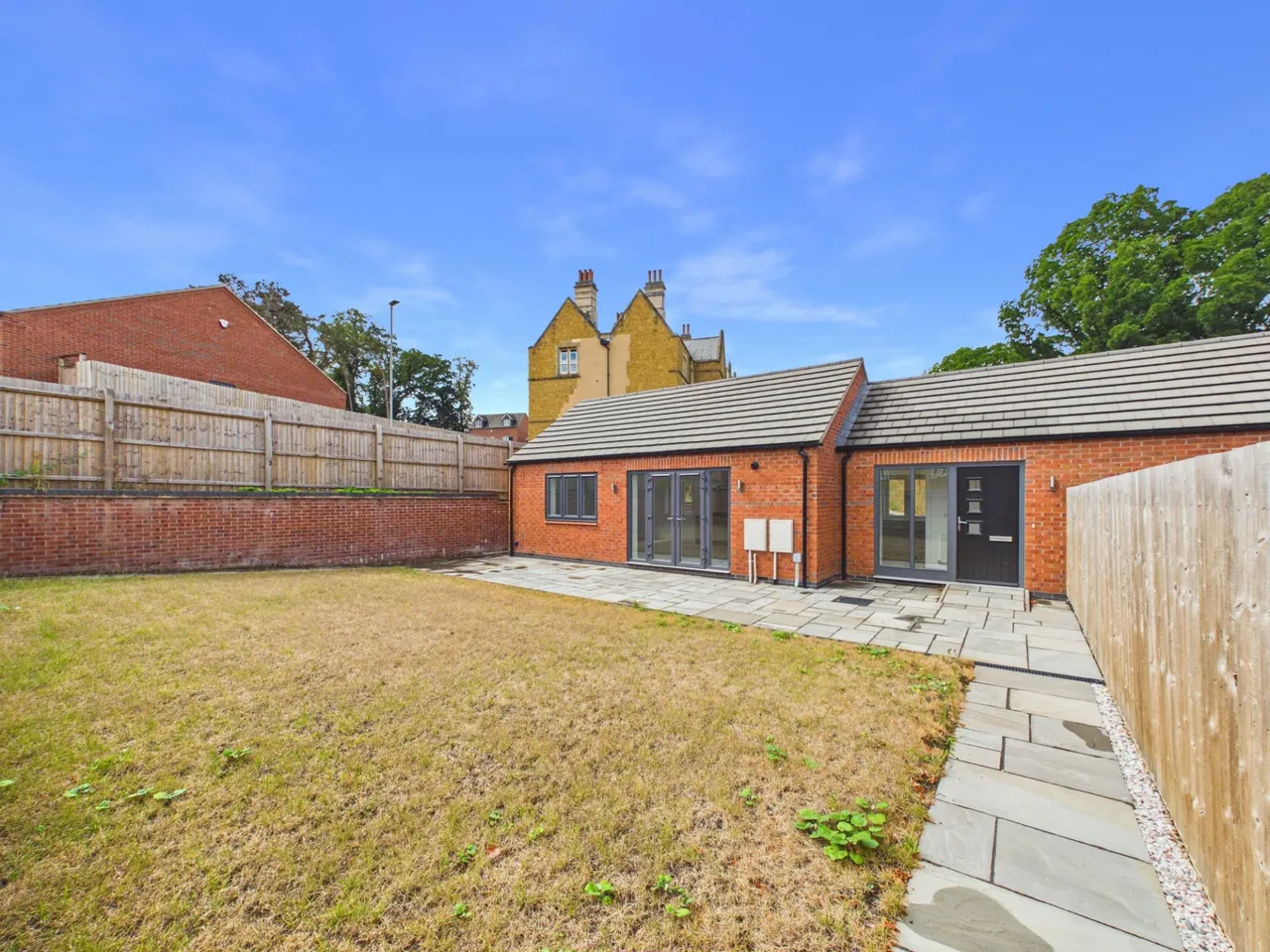 2 bed house for sale, Mable Close, Melton Mowbray, LE13