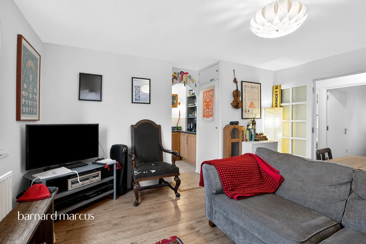 Bream Close, London, photo 6