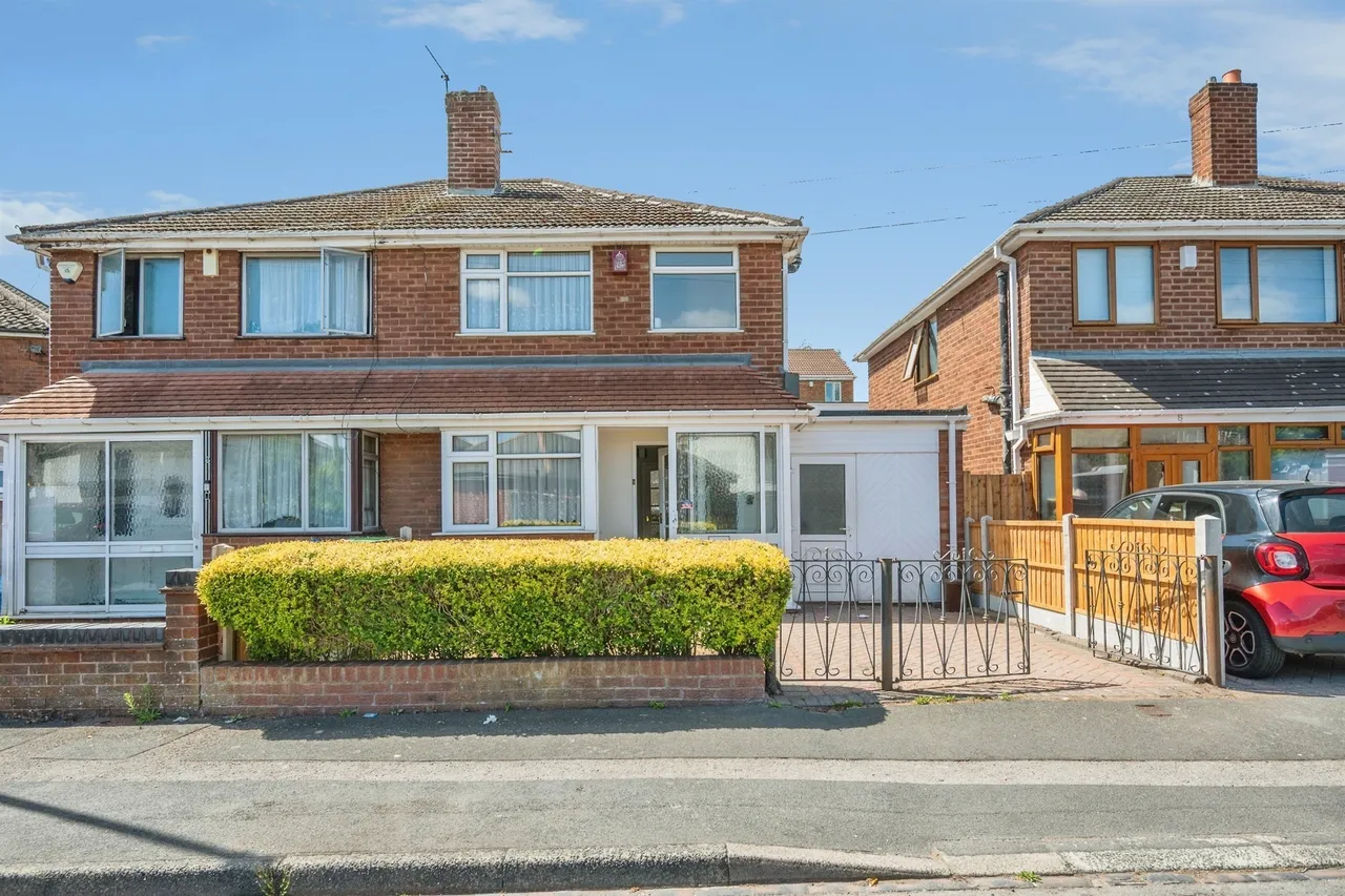 4 bed house for sale — Leacroft Grove, WEST BROMWICH