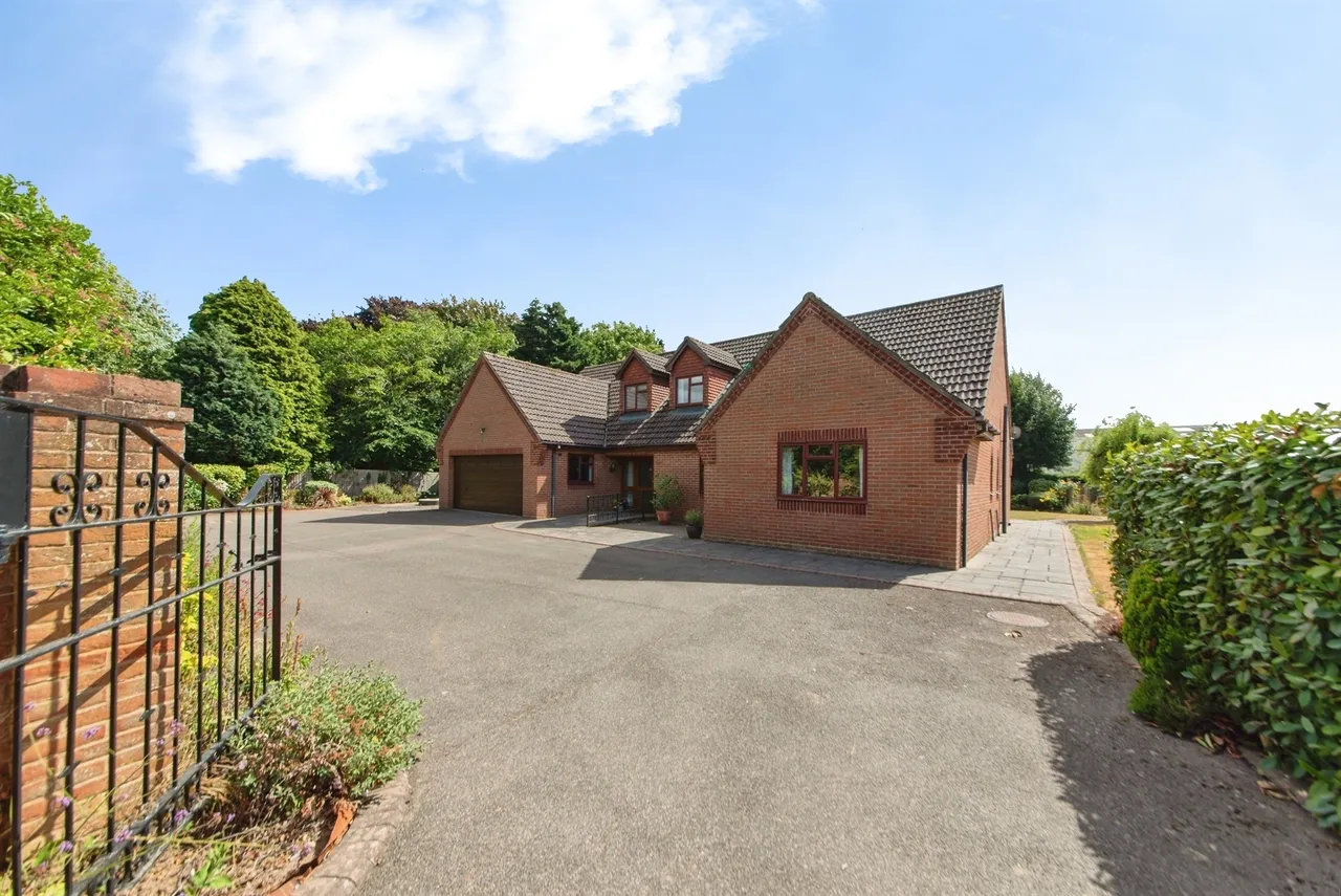 4 bed house for sale — Green Pastures, Whaplode, Spalding