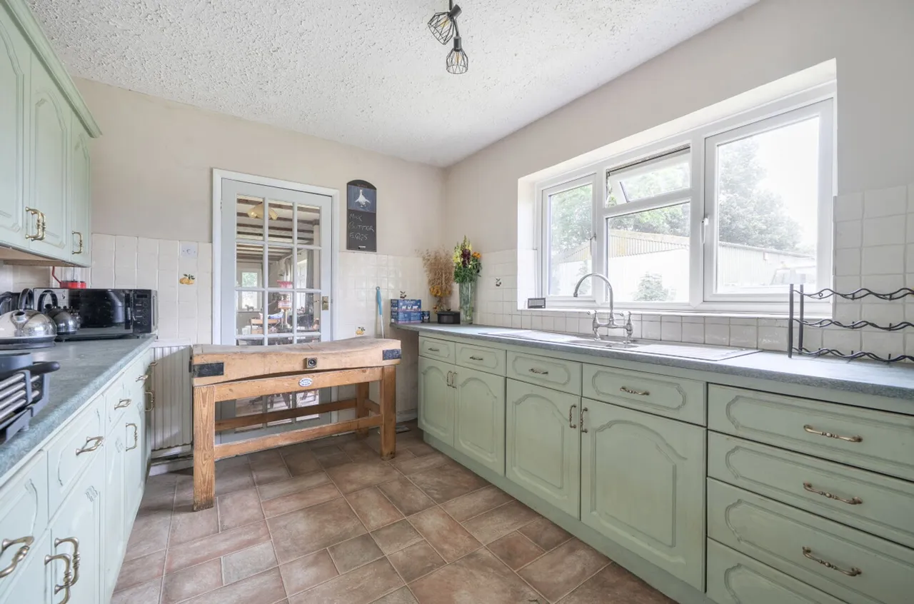 Almodington Lane, Earnley, PO20, photo 7