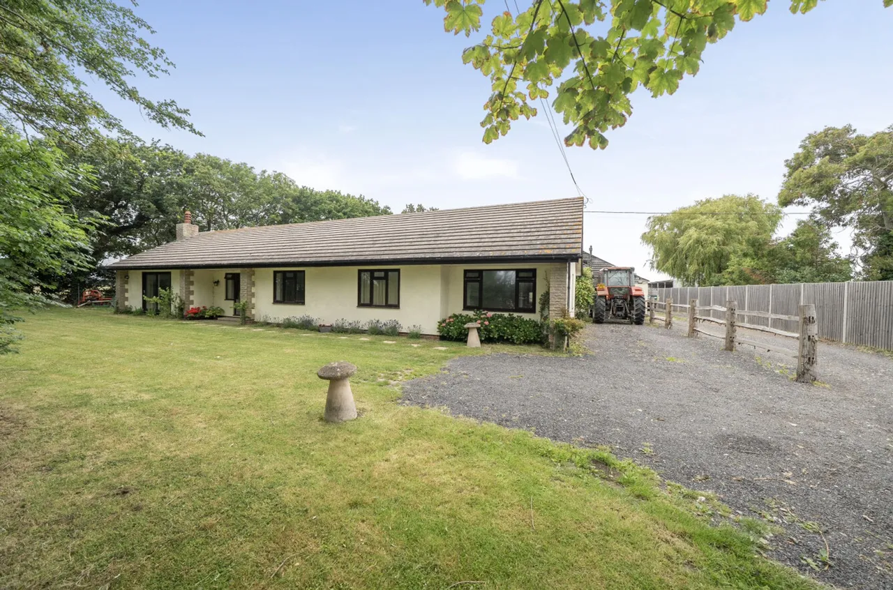 Almodington Lane, Earnley, PO20, photo 16
