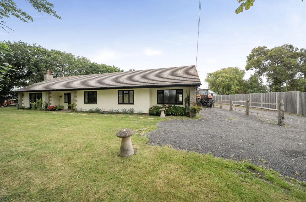 Almodington Lane, Earnley, PO20, photo 12