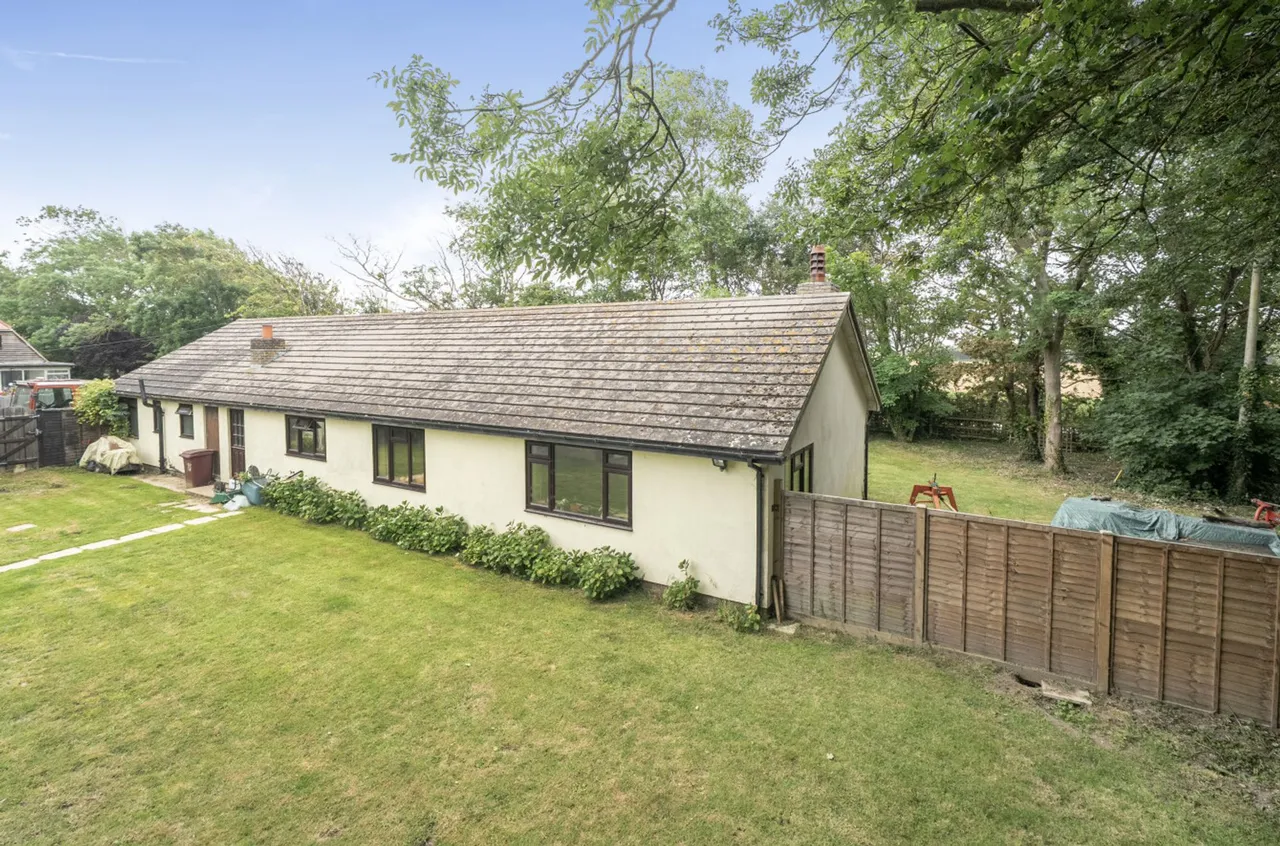 Almodington Lane, Earnley, PO20, photo 15