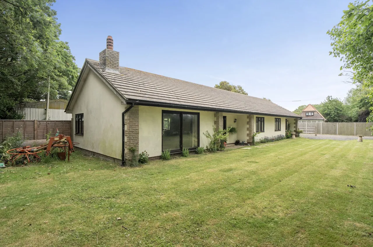 Almodington Lane, Earnley, PO20, photo 19