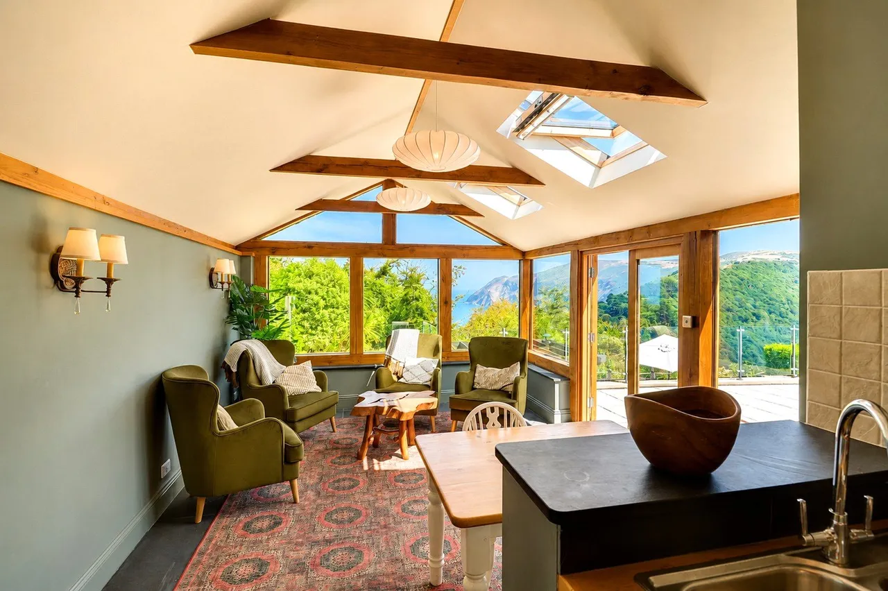 4 bed house for sale, Castle Hill, Lynton