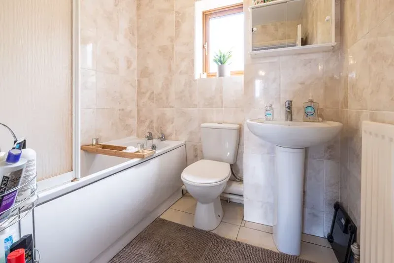 Thirsk Gardens, Bletchley, Milton Keynes, Buckinghamshire, MK3 5LH, photo 4