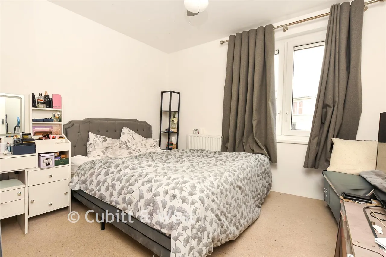 West Green Drive, West Green, RH11, photo 7