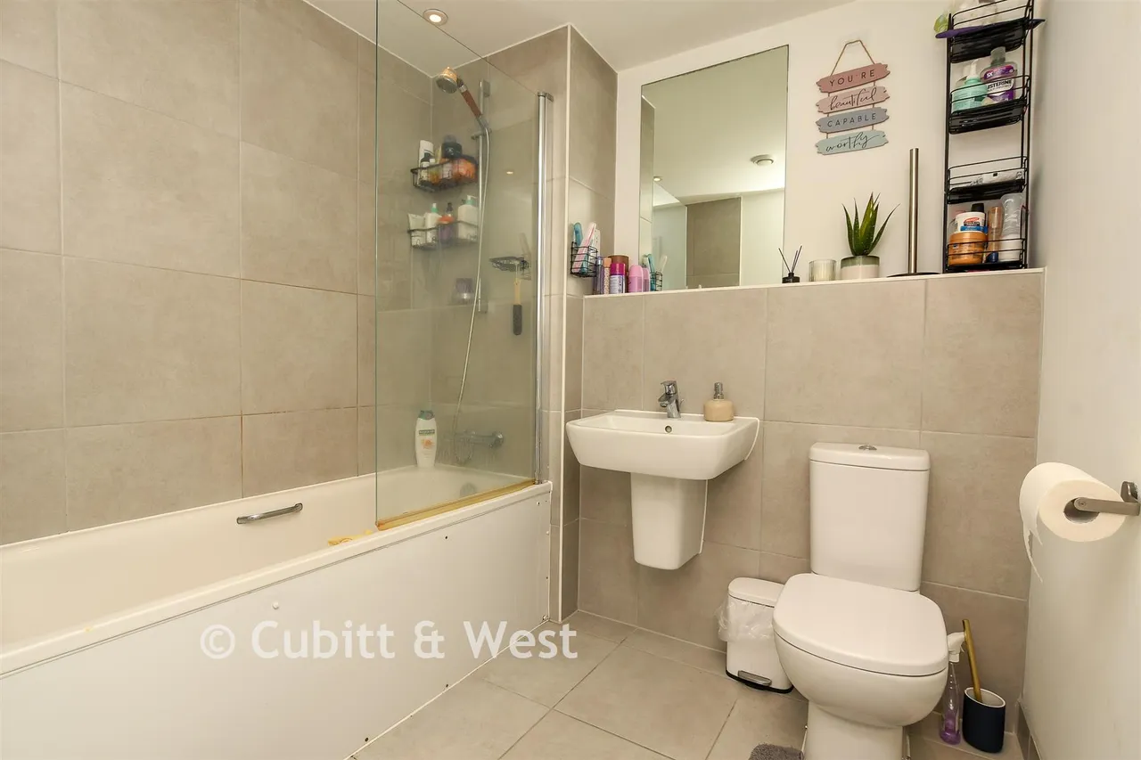 West Green Drive, West Green, RH11, photo 9