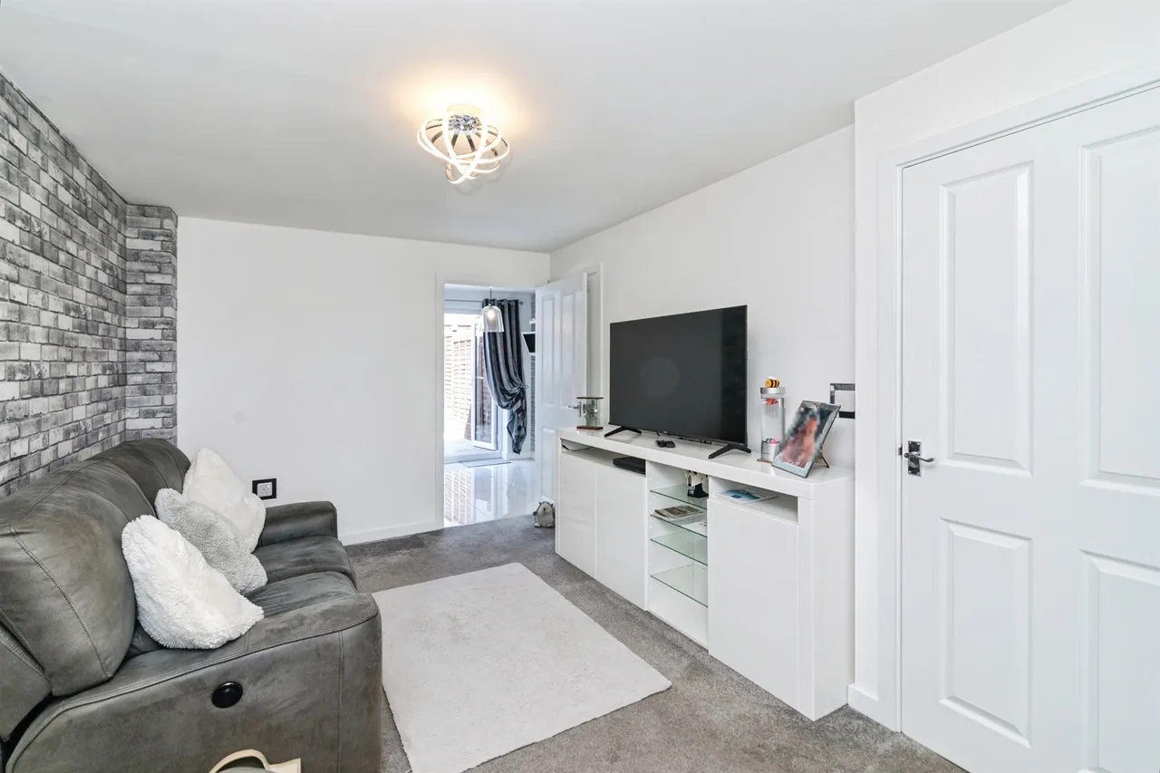 Maplesden Close, Oulton, Lowestoft, photo 2
