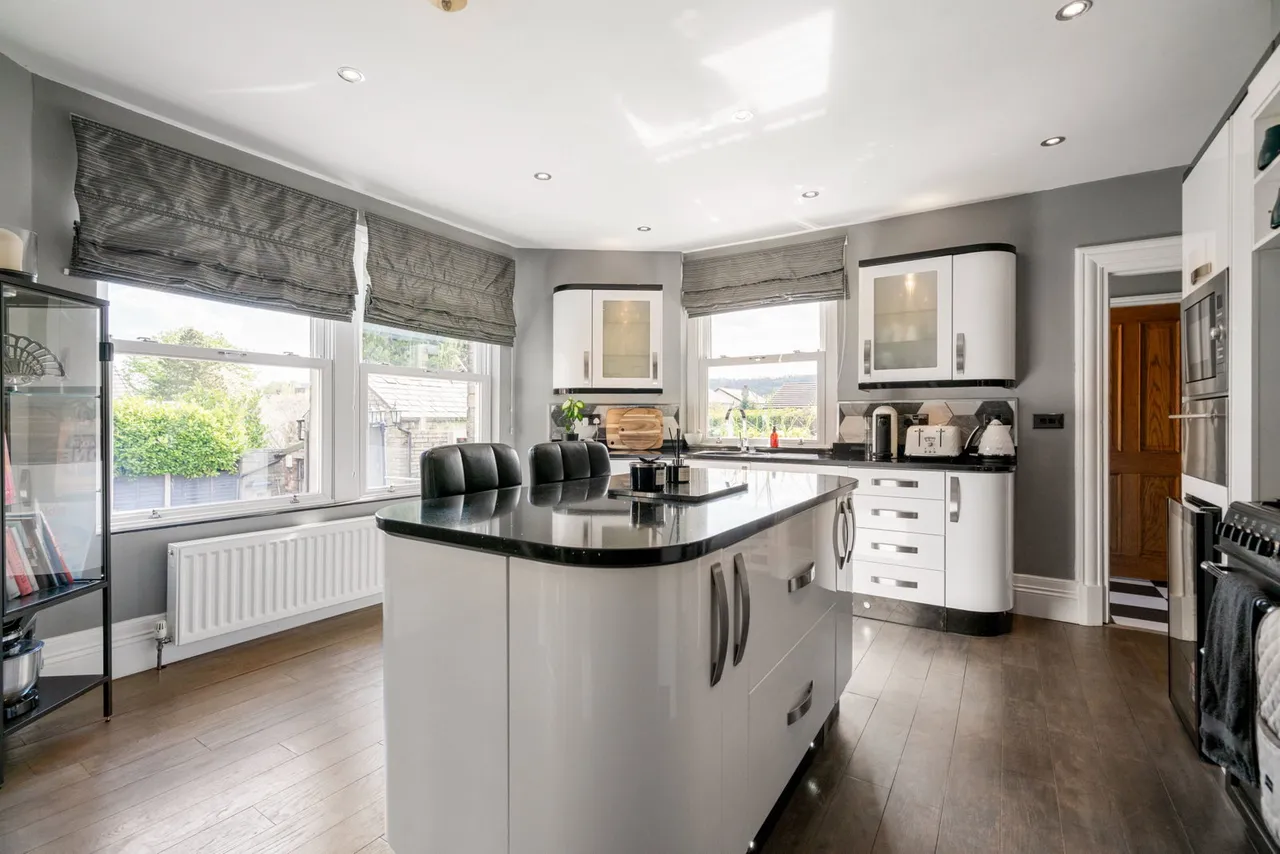 Victoria Road, Elland, HX5, photo 13