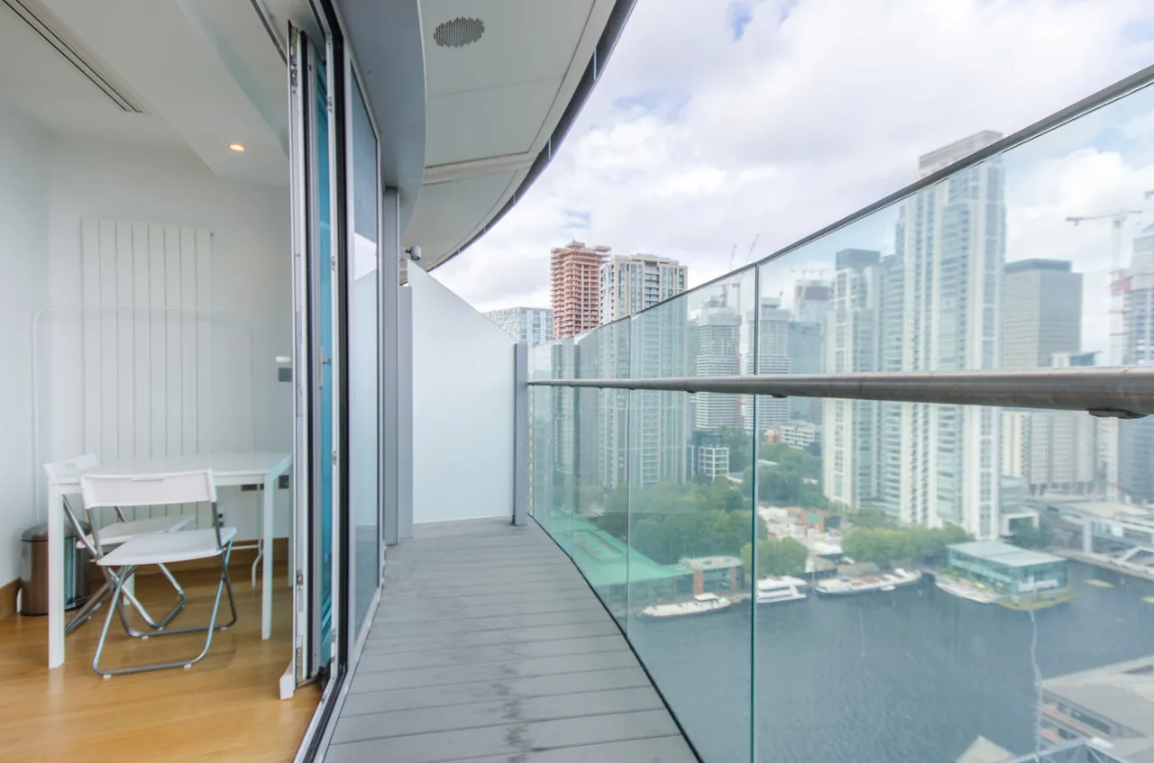 Apartment 1806, Arena Tower, 25 Crossharbour Plaza, London, photo 5