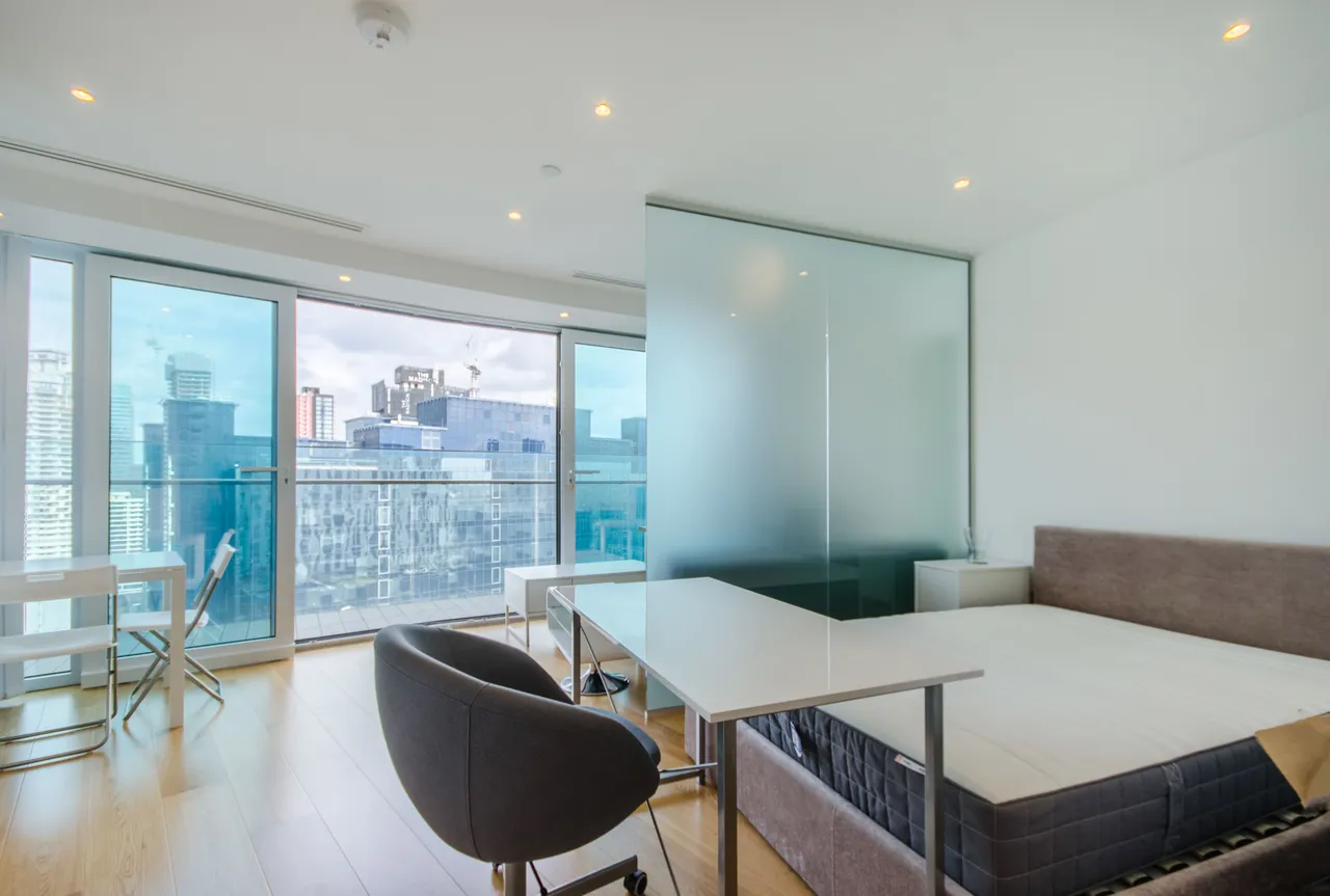 Apartment 1806, Arena Tower, 25 Crossharbour Plaza, London, photo 4