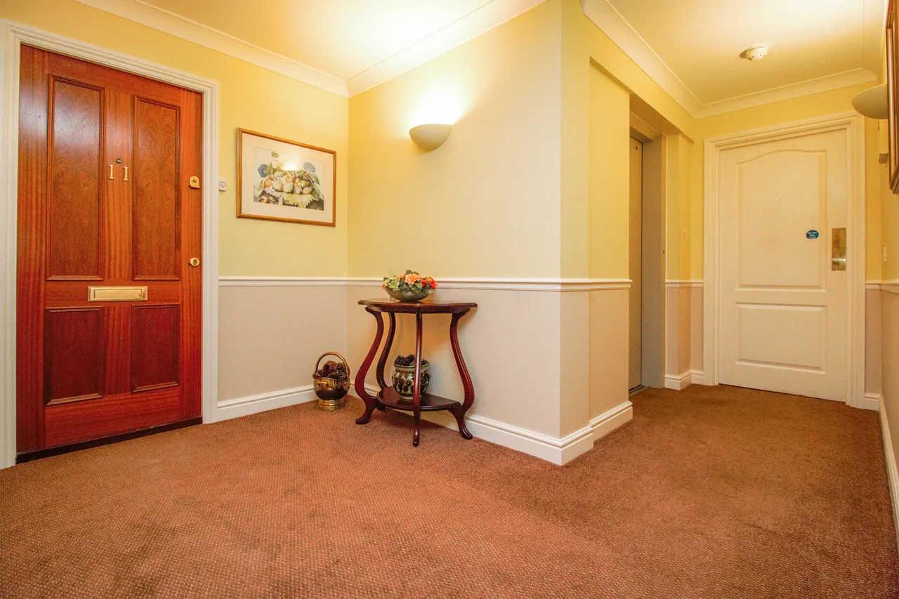 Branksome Walk Manor Branksomewood Road, Fleet, GU51 4SW, photo 2