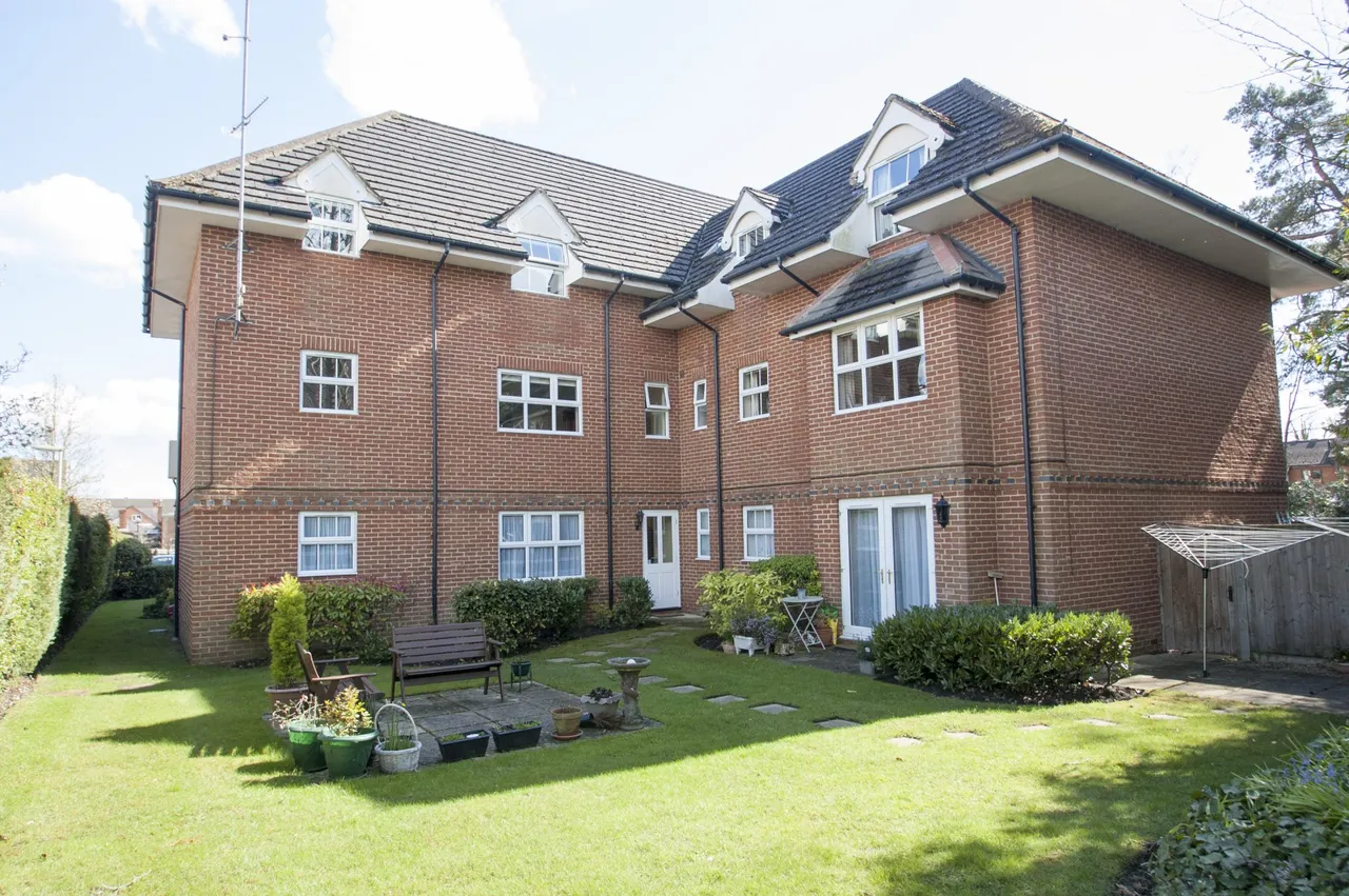 Branksome Walk Manor Branksomewood Road, Fleet, GU51 4SW, photo 5