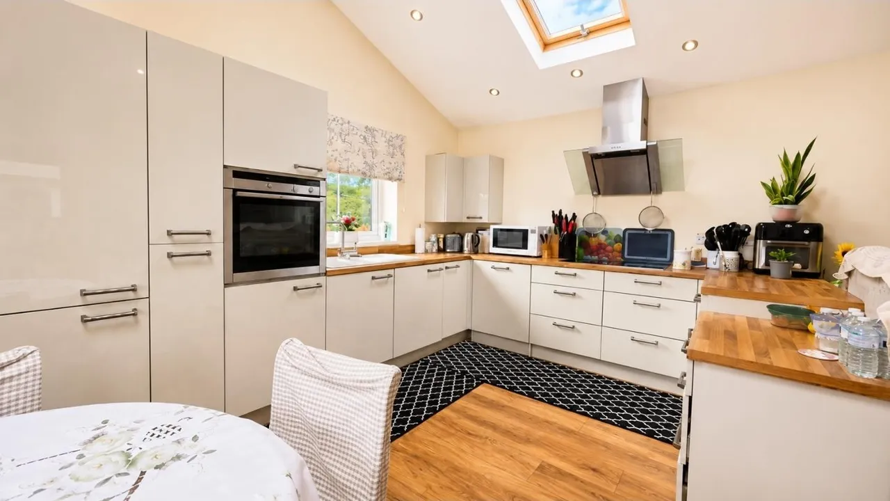 Leigh Court, Plymouth, PL6, photo 4