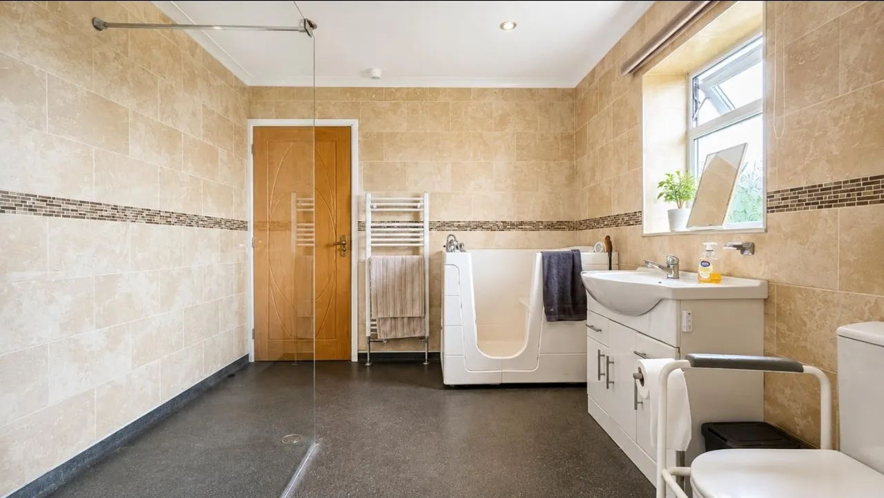 Leigh Court, Plymouth, PL6, photo 14