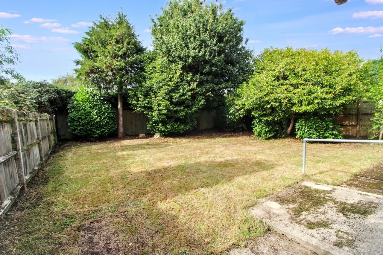 Hawthorn Crescent, Hazlemere, HP15, photo 18