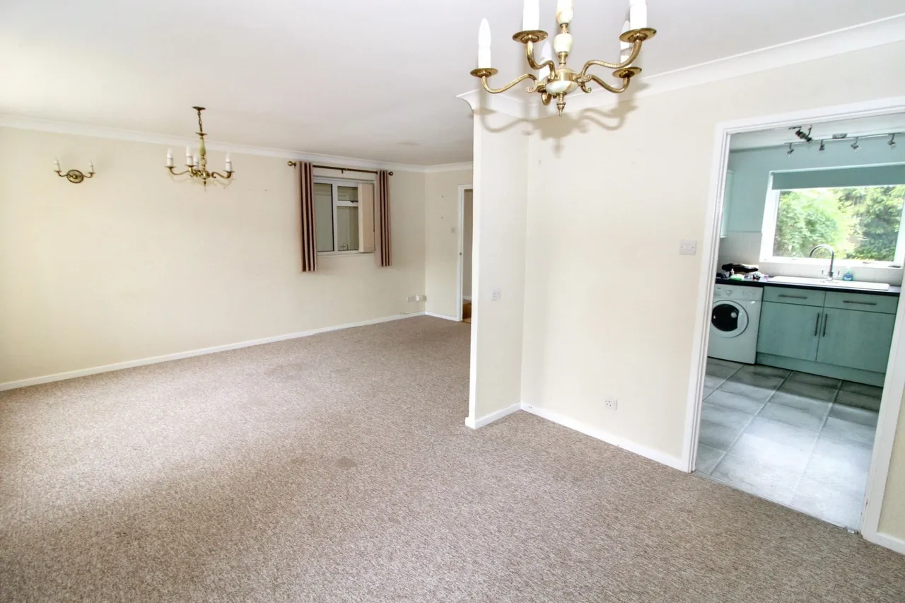 Hawthorn Crescent, Hazlemere, HP15, photo 6