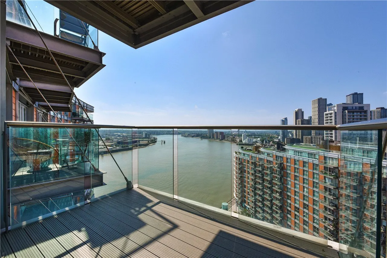 1 bed flat for sale, Fairmont Avenue, London, E14