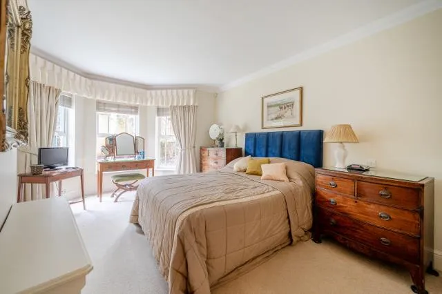 Palmerstone Court, Virginia Water, GU25, photo 6