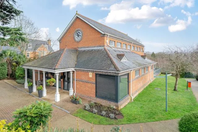 Palmerstone Court, Virginia Water, GU25, photo 12
