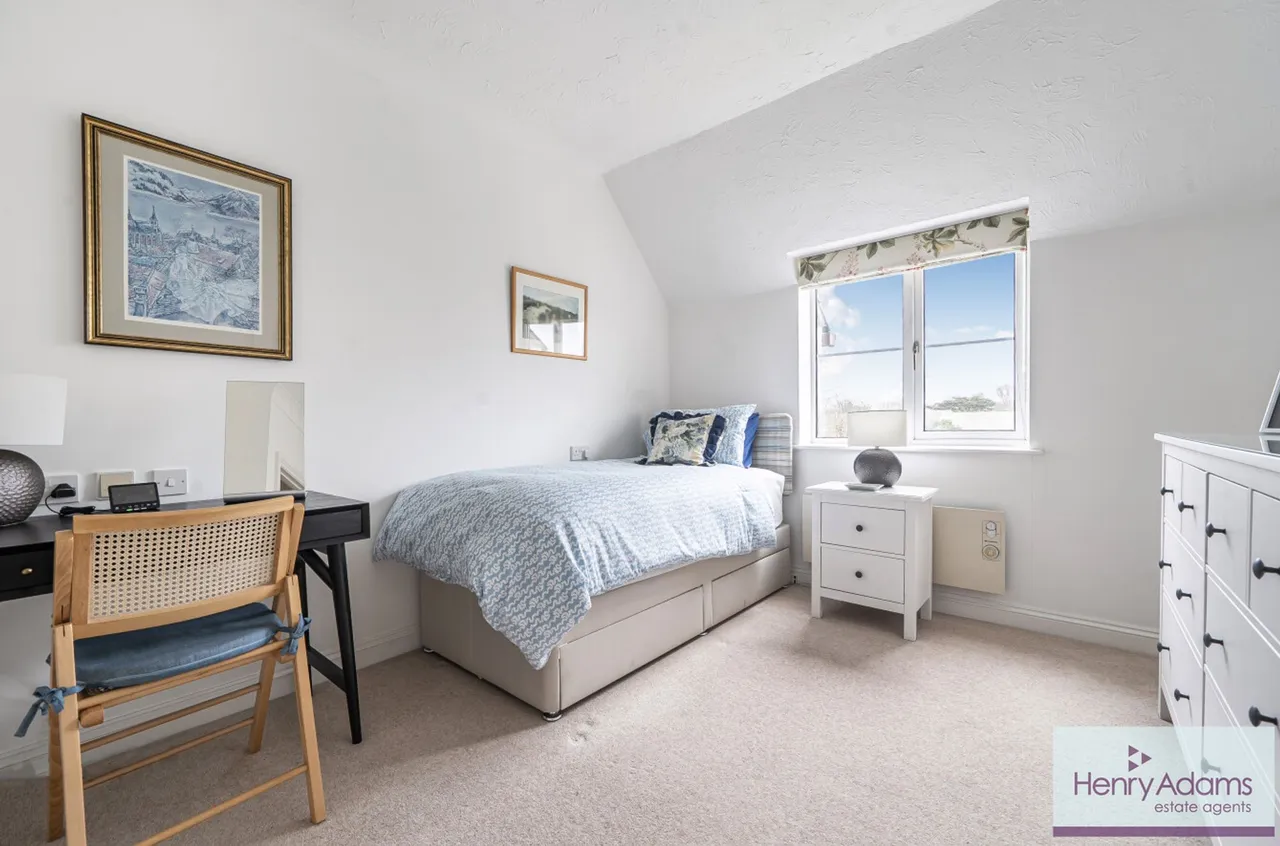 King George Avenue, Petersfield, GU32, photo 4