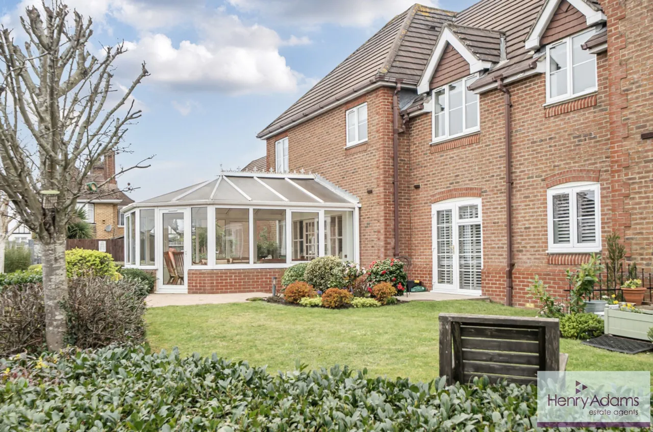 1 bed property for sale, King George Avenue, Petersfield, GU32