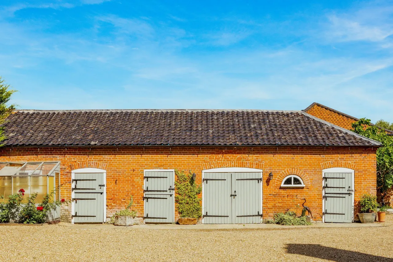 A Secluded Georgian Farmhouse in the, photo 22
