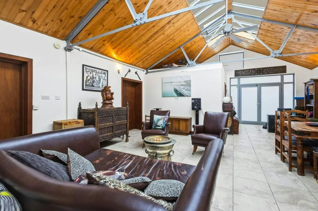 Vestry Road, London, E17, photo 2