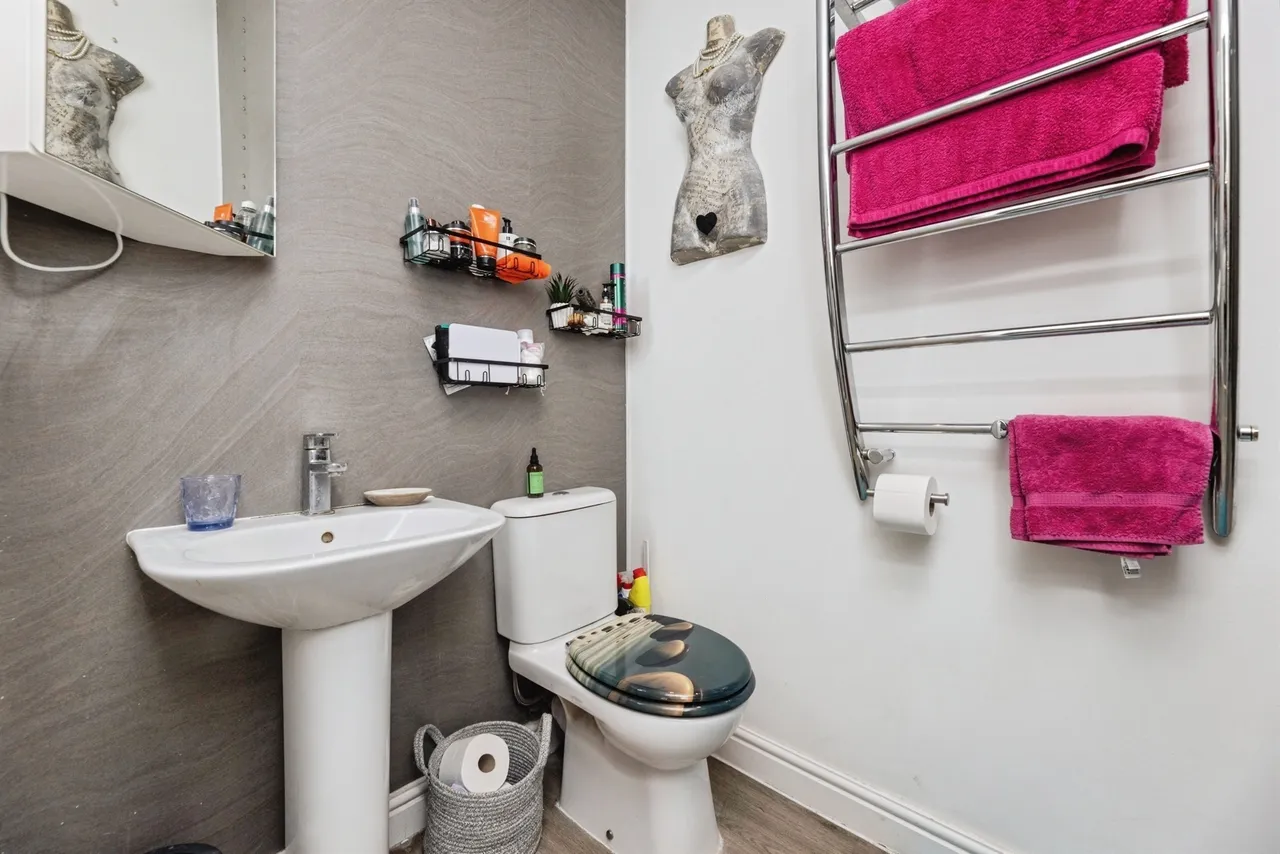 Sandwath Drive, Church Fenton, LS24, photo 14