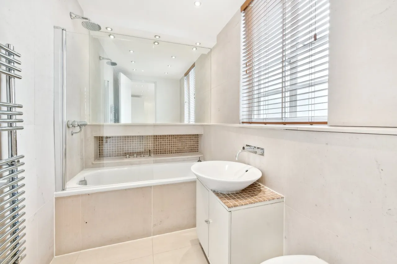 Halkin Place, London, SW1X, photo 4