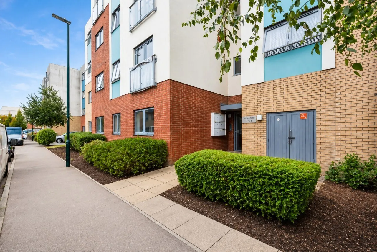 2 bed flat for sale, Admiral Drive, Stevenage, SG1