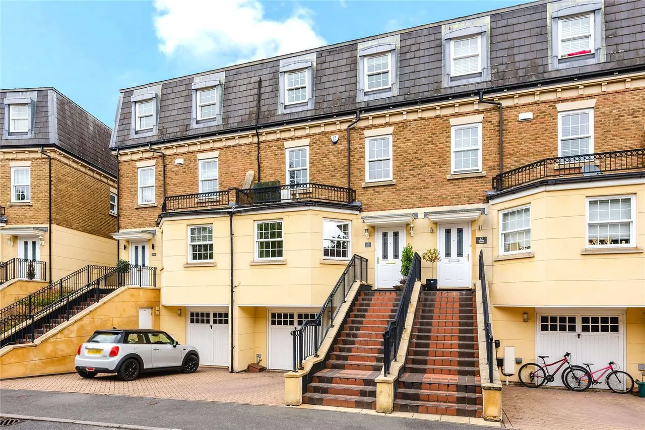 Haines Court, Weybridge, Surrey, KT13 0BH, photo 2
