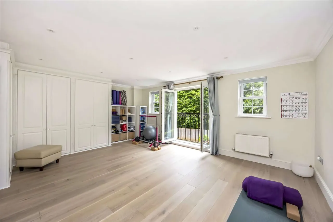 Haines Court, Weybridge, Surrey, KT13 0BH, photo 10